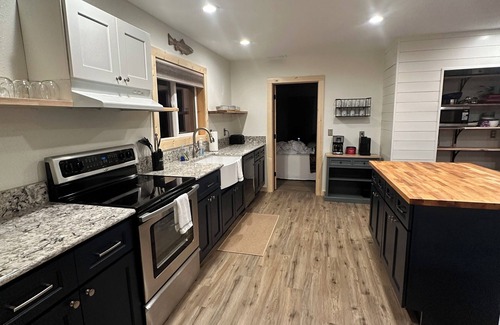 Fort Smith House | Fully Renovated Historic Home - One mile to the Bighorn River Fort Smith, MT