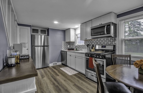 Lancaster House | Fully renovated house in Bowmansville/Depew