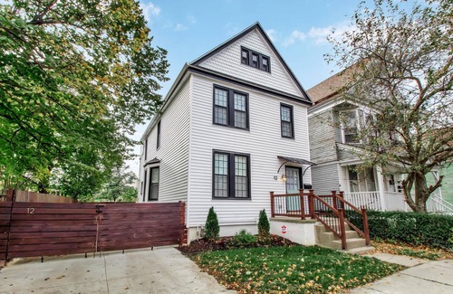 Front Park House | Fully renovated house in a highly walkable neighborhood; close to all!