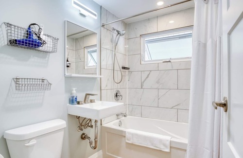 Lighthouse Cove Cottage | Fully renovated lakefront cottage on lake St. Clair in Lighthouse Cove, ON