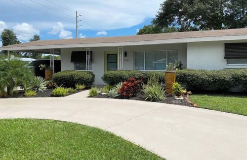 Alta Vista House | Fully Renovated Sarasota Home with Backyard Oasisn