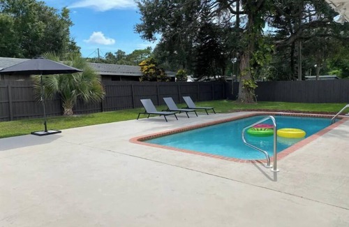 Alta Vista House | Fully Renovated Sarasota Home with Backyard Oasisn