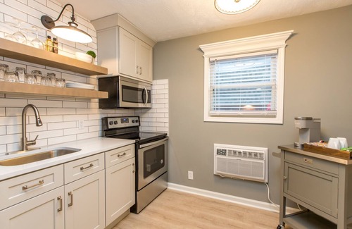 North Upper Street Apartment | Fully Renovated Studio Downtown lexington KY