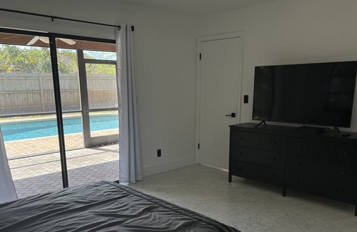 West Palm Beach House | Fully RENOVATED 3beds/2bath COZY house with PRIVATE POOL