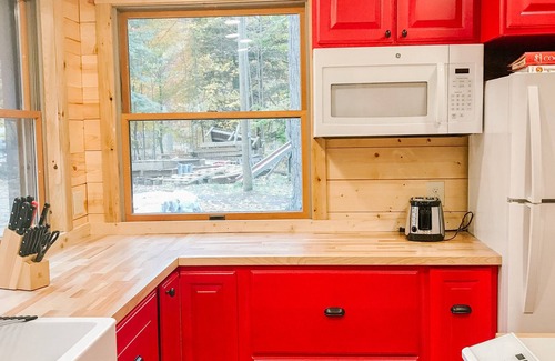 New Era House | Fully Restored Lakefront Cabin on Stony Lake