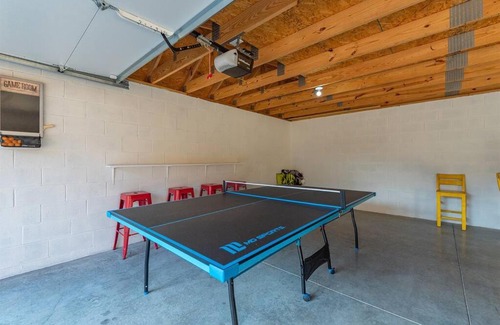 Vein Mountain House | Fully Stocked Cabin Retreat w/Game Room & Pond!
