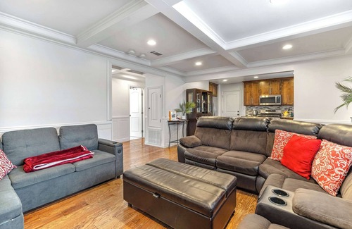 Seaside House | Fully Updated 3 BDR Seaside Home Minutes to Beach!