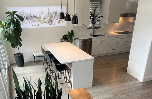 West Side House | Fully updated Beautiful Family 4-bed House - Available Aug 11-24, 2024