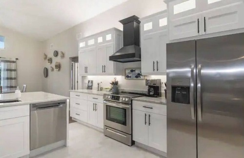 Placid Lakes House | Fully updated canal front home with access to Lake June