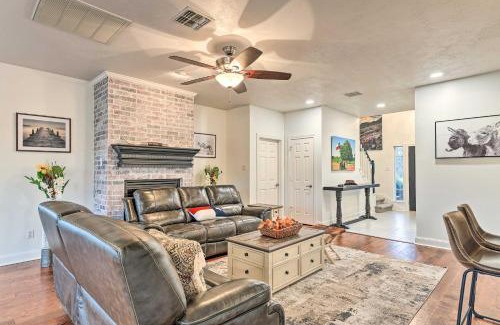 Clodine Villa | Fulshear Vacation Rental with Guest House and Deck!