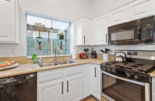 North Las Vegas House | Fun 4BD Home w/Pool