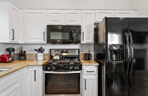 North Las Vegas House | Fun 4BD Home w/Pool