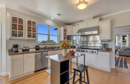 Montara House | Fun 5BR Coastal Retreat w/Pool Table/Arcade/Darts
