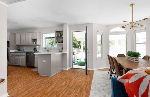 The Hermitage House | Fun 6-BR Home with Private Theater & Pool