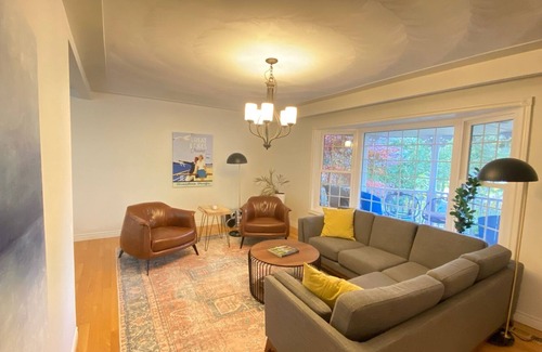 Kincardine Cottage | Fun & bright 3 bdrm cottage across from Lake Huron