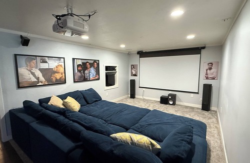 Lehi House | Fun, Cosy, Theater Basement!