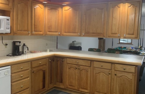 Moscow House | Fun Cozy 2 Bedroom 1 Bath Getaway 30 mins or less to everything