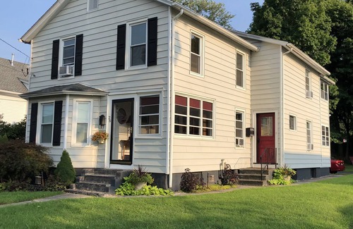 Southington Apartment | Fun Downtown Location 2nd flr