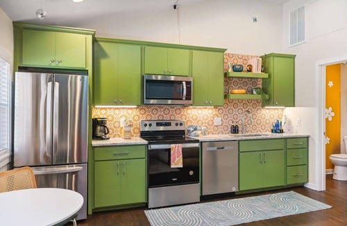 Greenwood Condo | Fun & Fabulous - Walk to Bars, Coffee & Restaurants