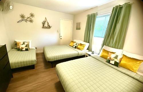 West Arlington Apartment | Fun-Filled 3 bedroom Retreat Near Six Flags & Stadiums