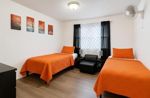 West Arlington Apartment | Fun-Filled 3 bedroom Retreat Near Six Flags & Stadiums