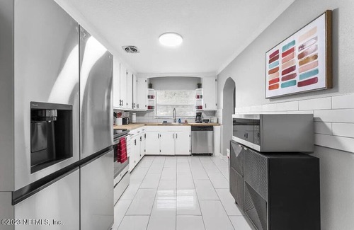Jacksonville House | Fun Game Room Getaway: Sleeps 10, pool table, darts, fire pit, pet-friendly