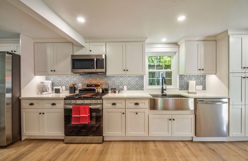 Copake Lake Cottage | Fun Getaway Lakehouse in the Hudson Valley