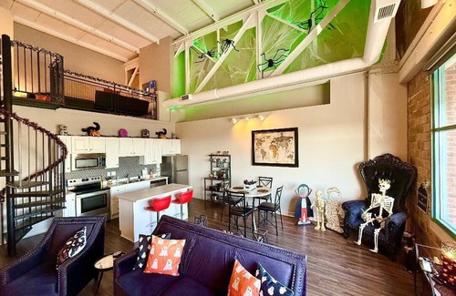 Sandusky Condo | Fun Halloween Getaway By Cedar Point Sports Force Kalahari! Halloween Vibes Enjoy A One Of A Kind Experience!