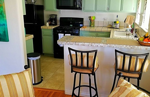 Belmont Park Apartment | FUN IN THE SUN! 1 bedroom/1 bath on the water in Belmont Shore