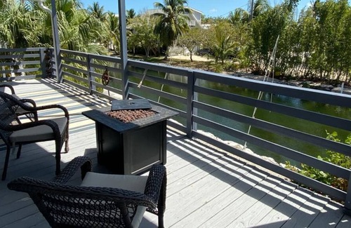 Cutthroat Harbor Estates House | Fun in the Sun... 20min from Key West...Canal Front Home