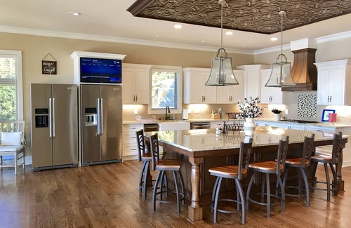 Six Mile House | Fun @ Lake, reunions, families, friends, weekends, golfers, bikers, Clemson.nn