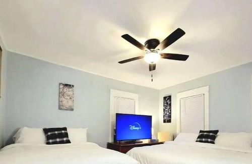 Eastside House | Fun! Most bed space in Syracuse/Rochester/Buffalo