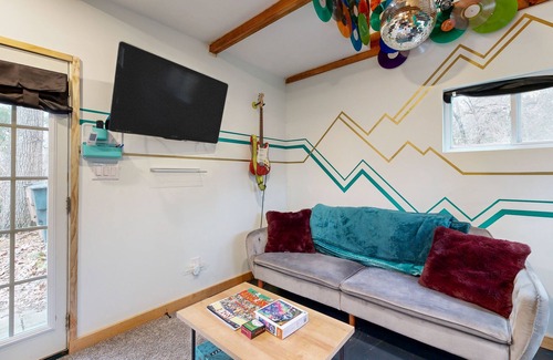 Nashville House | Fun, musical guest house with disco ball, lovely yard, & firepit - near airport