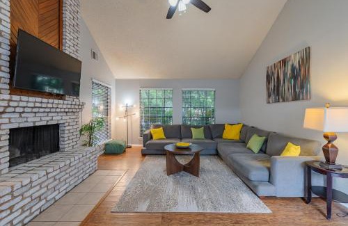 Riverbend of Camino Real House | Fun 'n Sun Heated Pool & Gameroom By Fiesta Texas