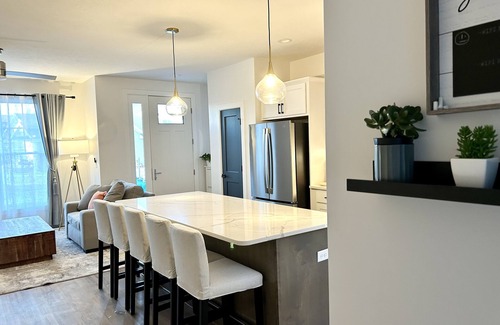 Lincoln House | Fun! New townhome, Near Memorial Stadium