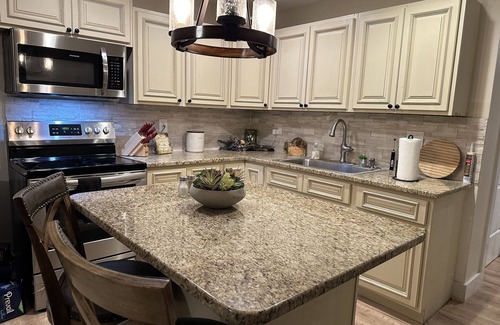 Aberdeen House | Fun place, Hot Tub, king Bed relax enjoy sleeps13 vacation Golf Pinehurst 2024