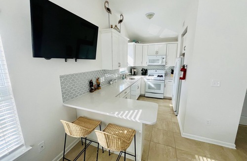 Lavallette House | Fun shore bungalow that is walkable to the beach!