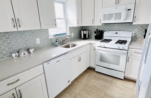 Lavallette House | Fun shore bungalow that is walkable to the beach!
