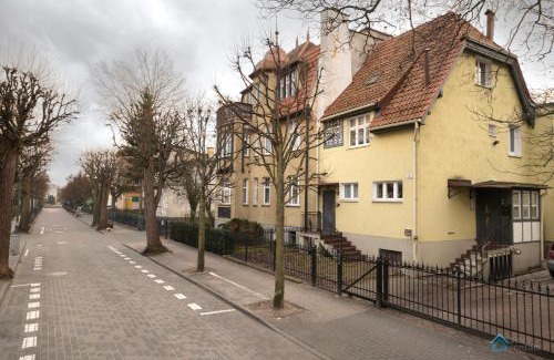 Karlikowo Apartment | Functional 3city Apartment in Sopot with Parking by Noclegi Renters