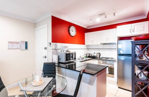 Brookvale Apartment | Funda Place Leafy Hideout in Northern Beaches