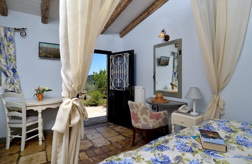 Giannades Hotel | Fundana Villas