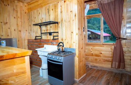 Oxapampa Cabin | Fundo Hassinger