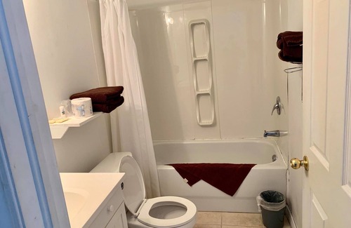 Edgetts Landing Hotel | Fundy Rocks Motel and Chocolate River Cottages