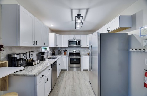 Bushkill House | FunFilledHome-SharedPool-GameRoom-FirePit-Karaoke-AirConditioning-PetFriendly