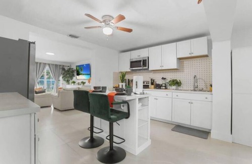 Lauderhill House | Funhouse – Pool Table, Games & South Florida Sun!"