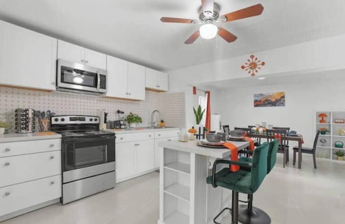 Lauderhill House | Funhouse – Pool Table, Games & South Florida Sun!"