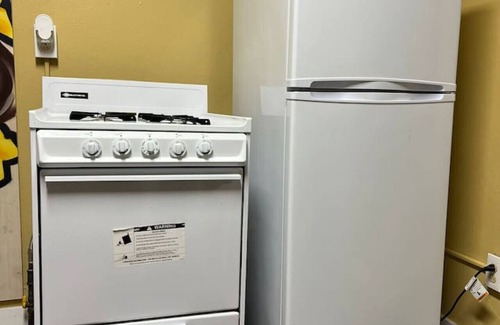 Pittsburgh Condo | Funky 3rd Floor Condo, 5 Beds w/Sofa Bed + WIFI!