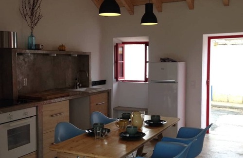 Cercal House | Funky cottage for 2, patio, garden, mountainview. Coast 14 km. Rota Vicentina.