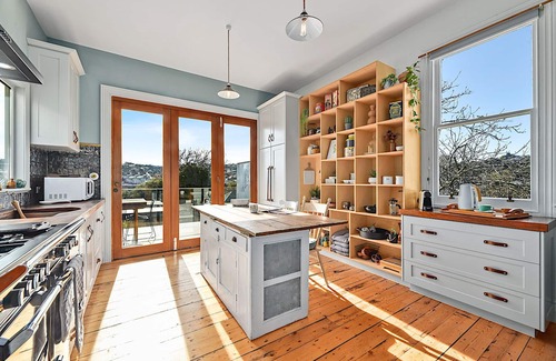 South Launceston Cottage | Funky cottage in South
