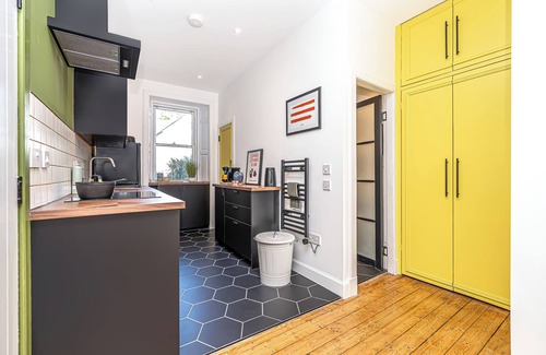Burntisland Apartment | Funky Studio Near The Beach